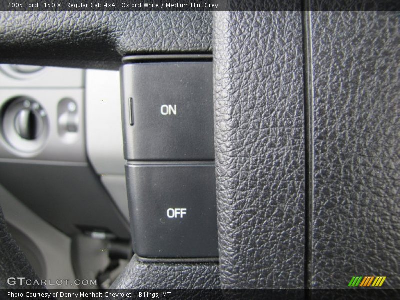 Oxford White / Medium Flint Grey 2005 Ford F150 XL Regular Cab 4x4