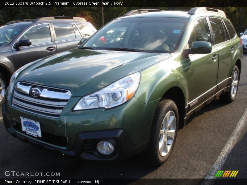 Cypress Green Pearl / Ivory 2013 Subaru Outback 2.5i Premium