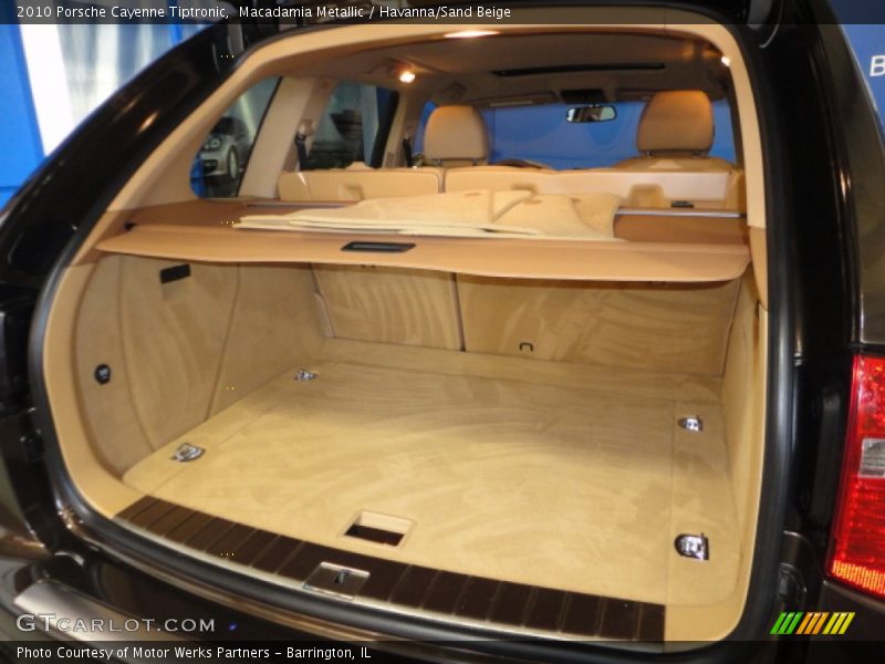 Macadamia Metallic / Havanna/Sand Beige 2010 Porsche Cayenne Tiptronic