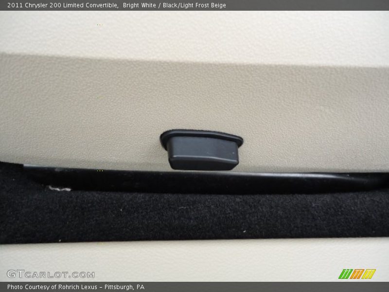 Bright White / Black/Light Frost Beige 2011 Chrysler 200 Limited Convertible