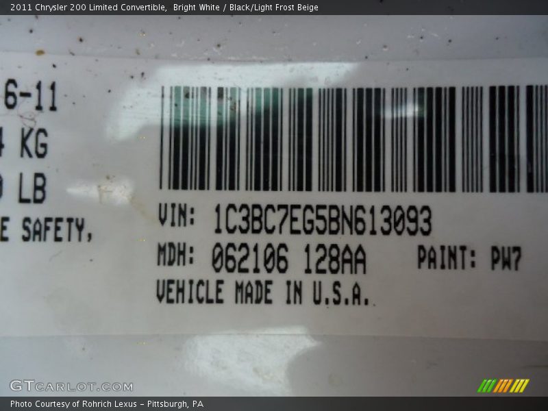 Bright White / Black/Light Frost Beige 2011 Chrysler 200 Limited Convertible