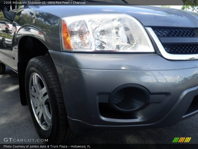 Ultra Red Pearl / Charcoal 2006 Mitsubishi Endeavor LS