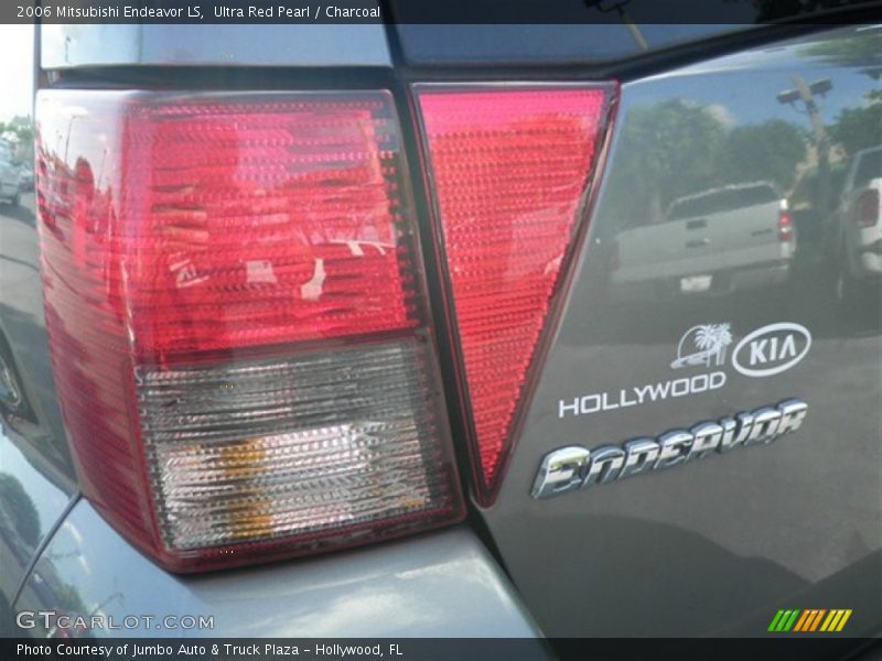 Ultra Red Pearl / Charcoal 2006 Mitsubishi Endeavor LS