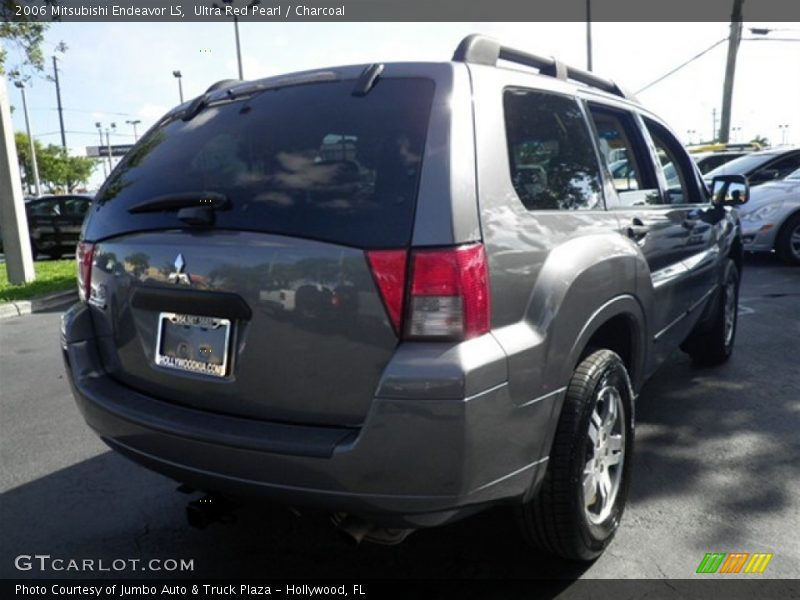 Ultra Red Pearl / Charcoal 2006 Mitsubishi Endeavor LS