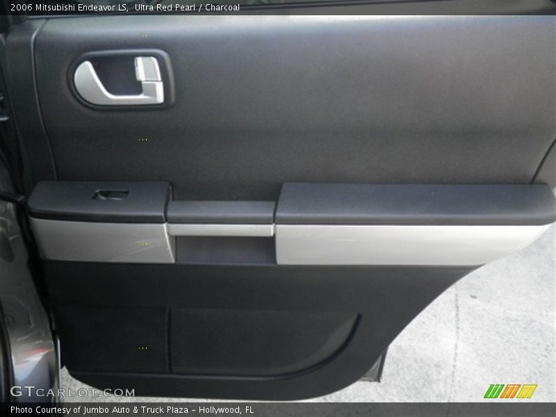 Ultra Red Pearl / Charcoal 2006 Mitsubishi Endeavor LS