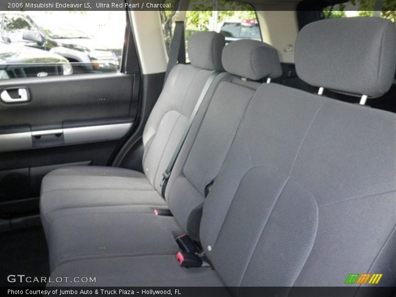 Ultra Red Pearl / Charcoal 2006 Mitsubishi Endeavor LS