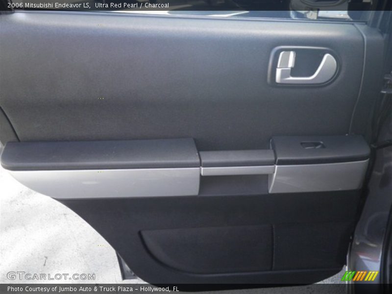 Ultra Red Pearl / Charcoal 2006 Mitsubishi Endeavor LS