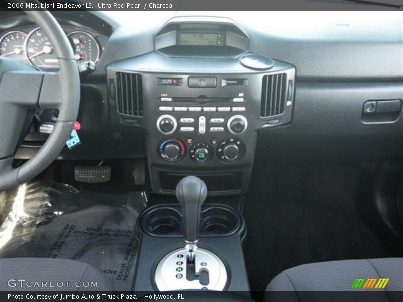 Ultra Red Pearl / Charcoal 2006 Mitsubishi Endeavor LS