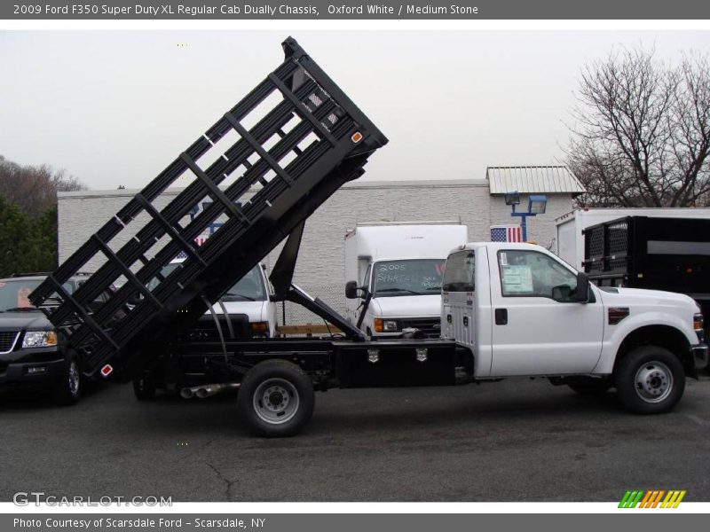 Oxford White / Medium Stone 2009 Ford F350 Super Duty XL Regular Cab Dually Chassis