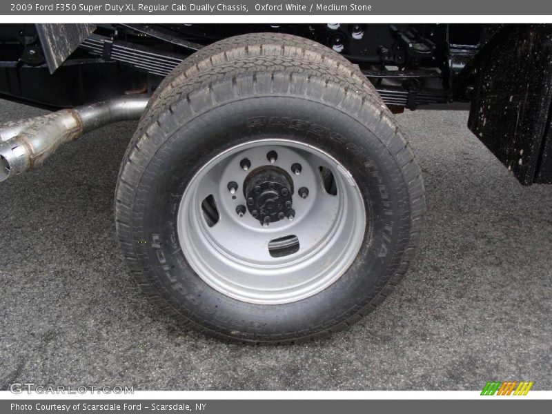 Oxford White / Medium Stone 2009 Ford F350 Super Duty XL Regular Cab Dually Chassis