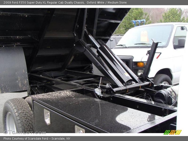 Oxford White / Medium Stone 2009 Ford F350 Super Duty XL Regular Cab Dually Chassis