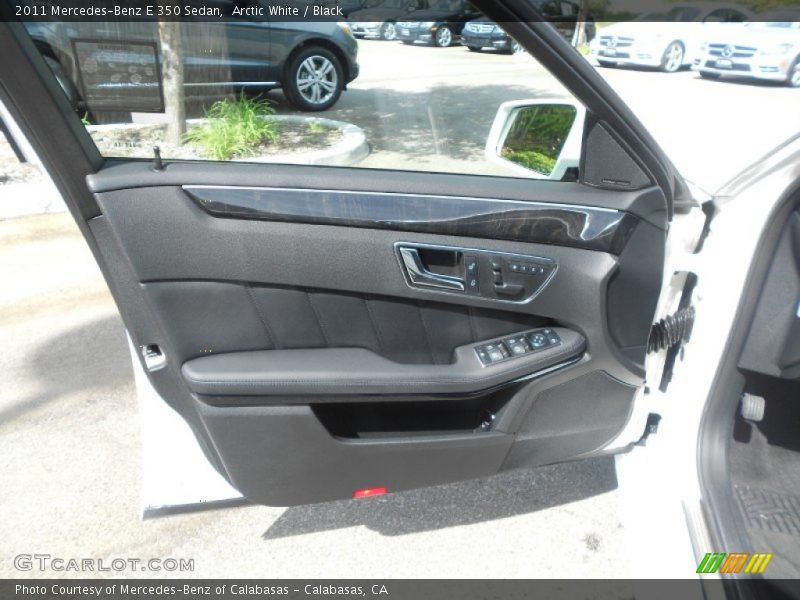Arctic White / Black 2011 Mercedes-Benz E 350 Sedan