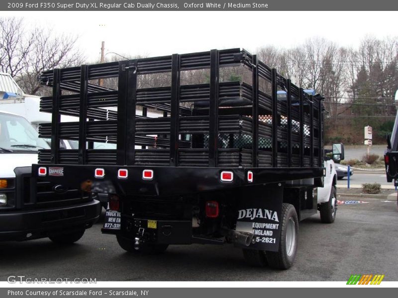 Oxford White / Medium Stone 2009 Ford F350 Super Duty XL Regular Cab Dually Chassis