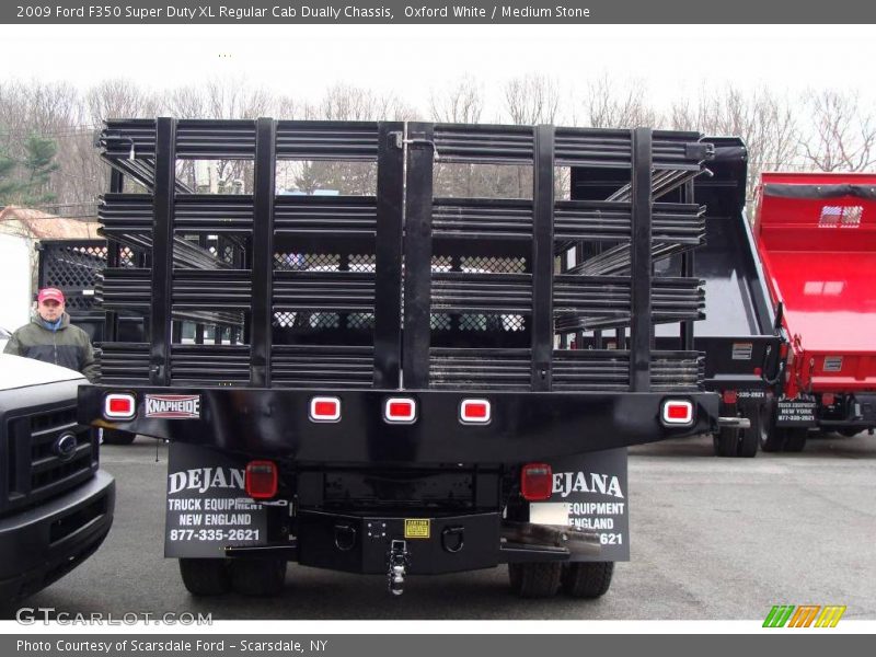 Oxford White / Medium Stone 2009 Ford F350 Super Duty XL Regular Cab Dually Chassis