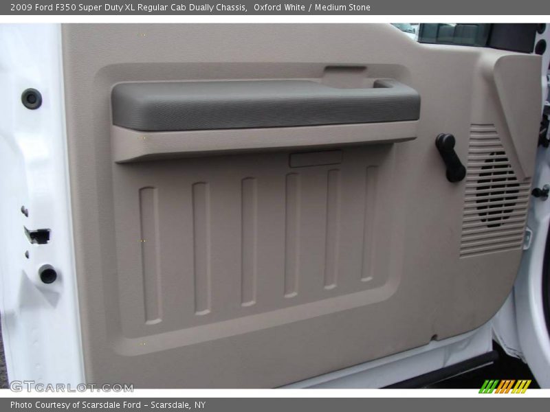 Oxford White / Medium Stone 2009 Ford F350 Super Duty XL Regular Cab Dually Chassis