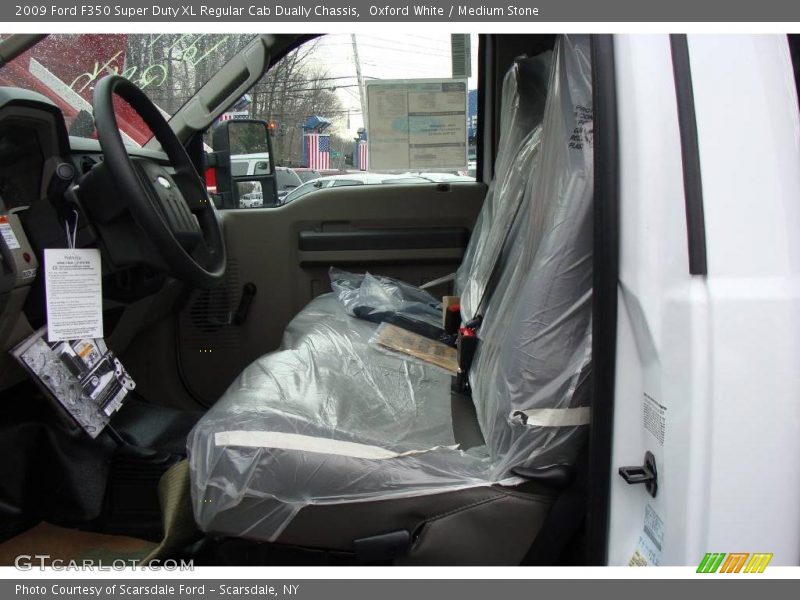 Oxford White / Medium Stone 2009 Ford F350 Super Duty XL Regular Cab Dually Chassis
