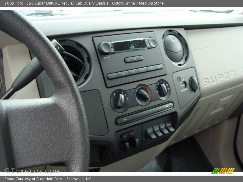 Oxford White / Medium Stone 2009 Ford F350 Super Duty XL Regular Cab Dually Chassis