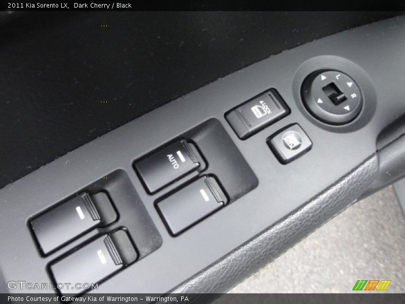 Dark Cherry / Black 2011 Kia Sorento LX