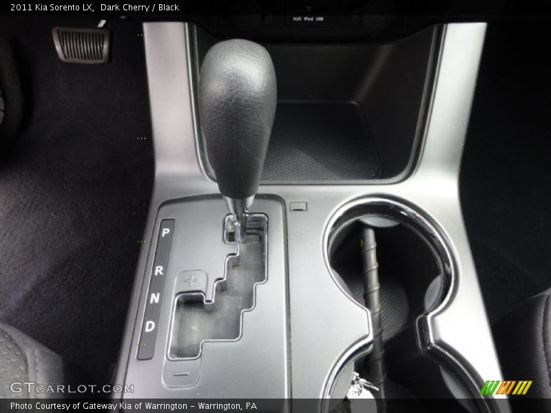 Dark Cherry / Black 2011 Kia Sorento LX