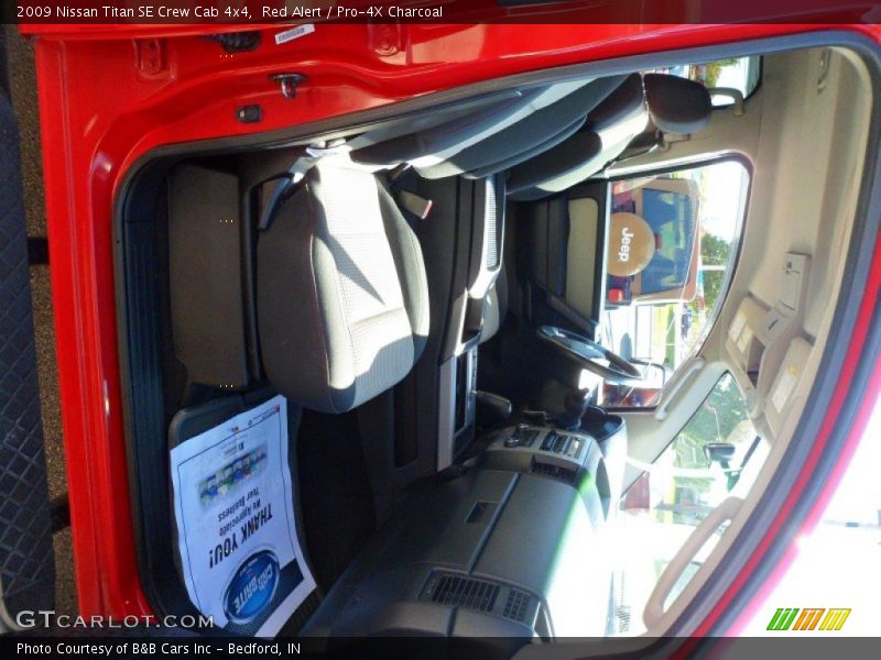 Red Alert / Pro-4X Charcoal 2009 Nissan Titan SE Crew Cab 4x4