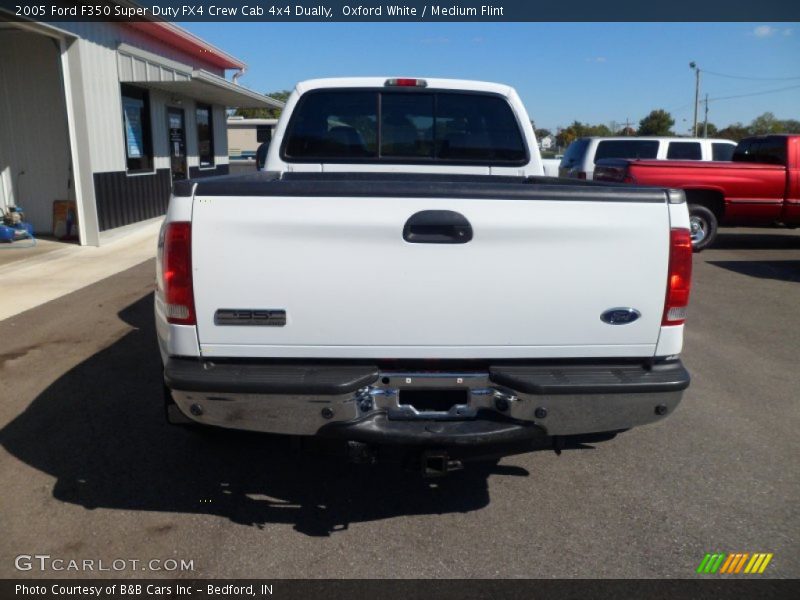 Oxford White / Medium Flint 2005 Ford F350 Super Duty FX4 Crew Cab 4x4 Dually