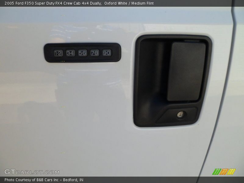 Oxford White / Medium Flint 2005 Ford F350 Super Duty FX4 Crew Cab 4x4 Dually