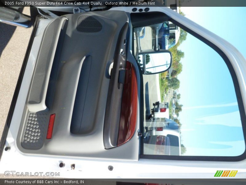 Oxford White / Medium Flint 2005 Ford F350 Super Duty FX4 Crew Cab 4x4 Dually