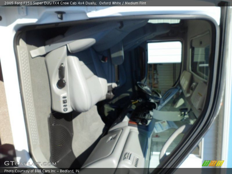 Oxford White / Medium Flint 2005 Ford F350 Super Duty FX4 Crew Cab 4x4 Dually