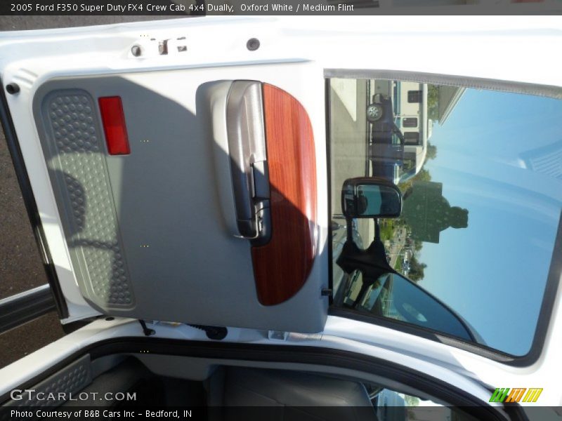 Oxford White / Medium Flint 2005 Ford F350 Super Duty FX4 Crew Cab 4x4 Dually