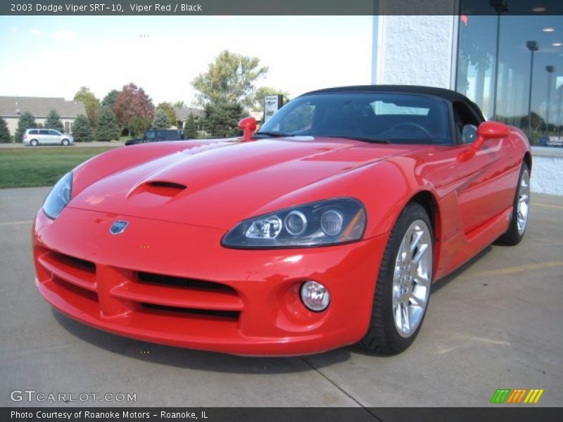 Front 3/4 View of 2003 Viper SRT-10
