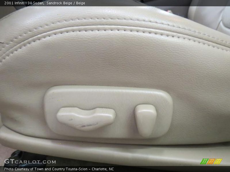 Sandrock Beige / Beige 2001 Infiniti I 30 Sedan