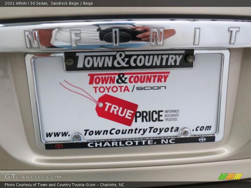 Sandrock Beige / Beige 2001 Infiniti I 30 Sedan