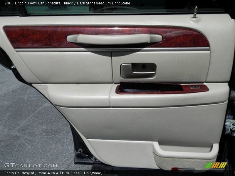 Black / Dark Stone/Medium Light Stone 2003 Lincoln Town Car Signature