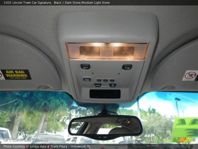 Black / Dark Stone/Medium Light Stone 2003 Lincoln Town Car Signature