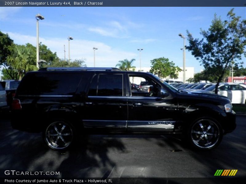 Black / Charcoal 2007 Lincoln Navigator L Luxury 4x4