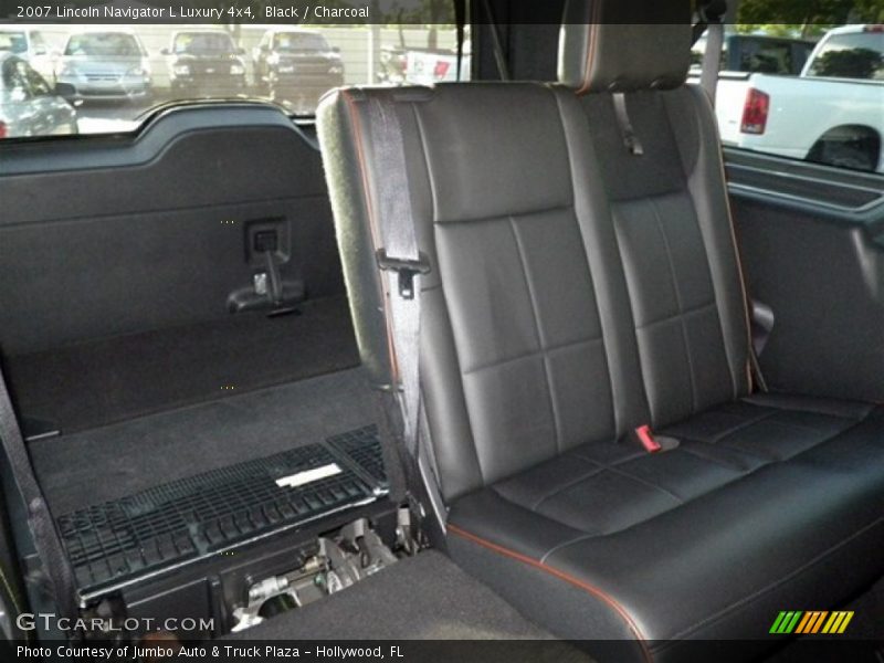 Black / Charcoal 2007 Lincoln Navigator L Luxury 4x4