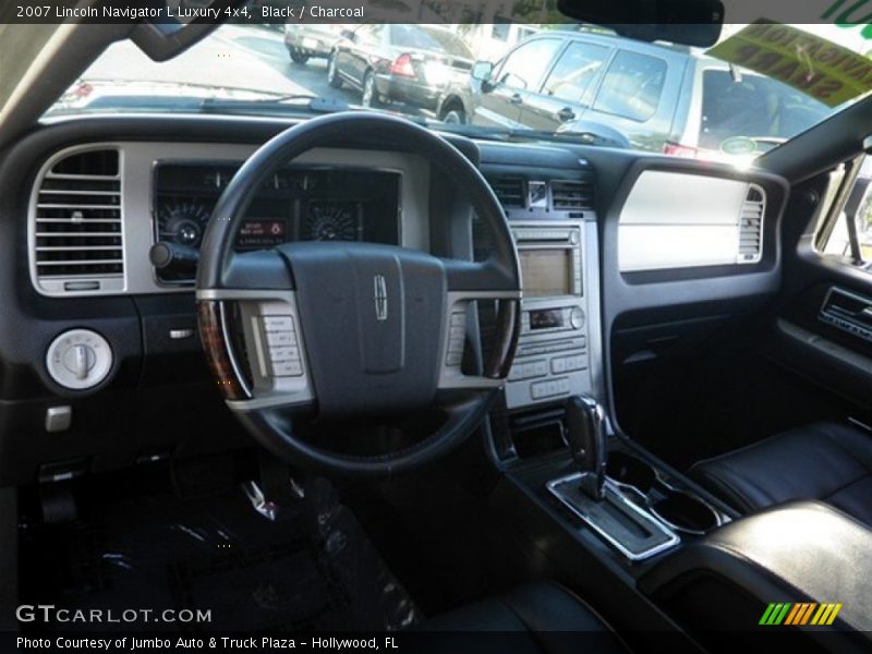 Black / Charcoal 2007 Lincoln Navigator L Luxury 4x4