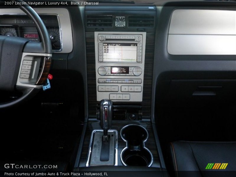 Black / Charcoal 2007 Lincoln Navigator L Luxury 4x4