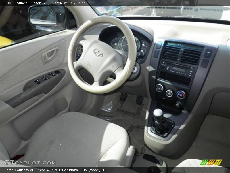 Nordic White / Beige 2007 Hyundai Tucson GLS