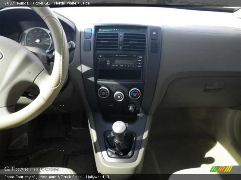 Nordic White / Beige 2007 Hyundai Tucson GLS