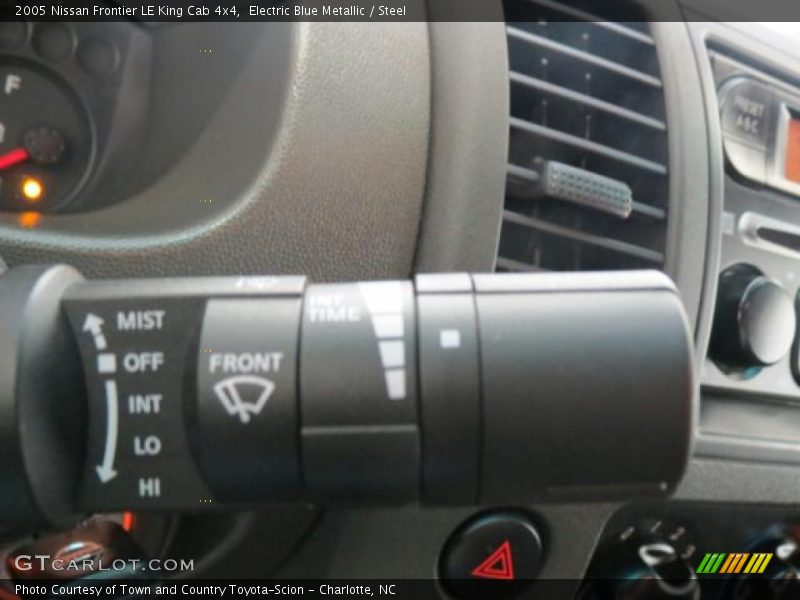 Electric Blue Metallic / Steel 2005 Nissan Frontier LE King Cab 4x4
