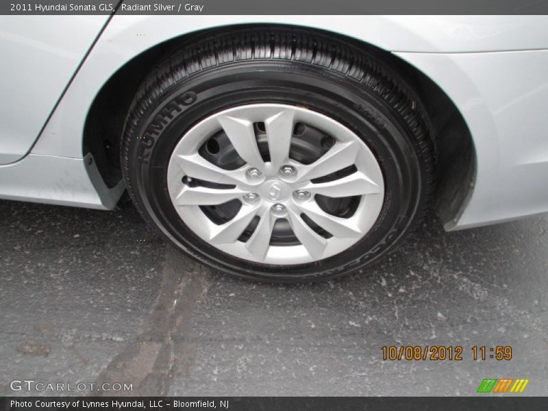 Radiant Silver / Gray 2011 Hyundai Sonata GLS