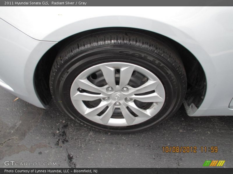 Radiant Silver / Gray 2011 Hyundai Sonata GLS