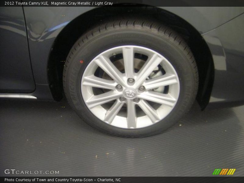 Magnetic Gray Metallic / Light Gray 2012 Toyota Camry XLE