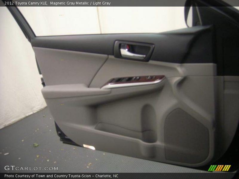Magnetic Gray Metallic / Light Gray 2012 Toyota Camry XLE