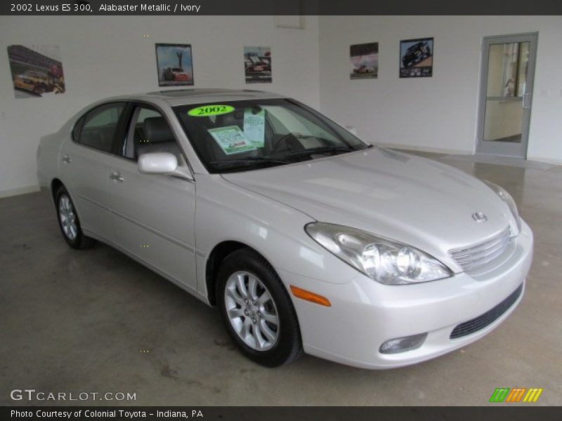Front 3/4 View of 2002 ES 300