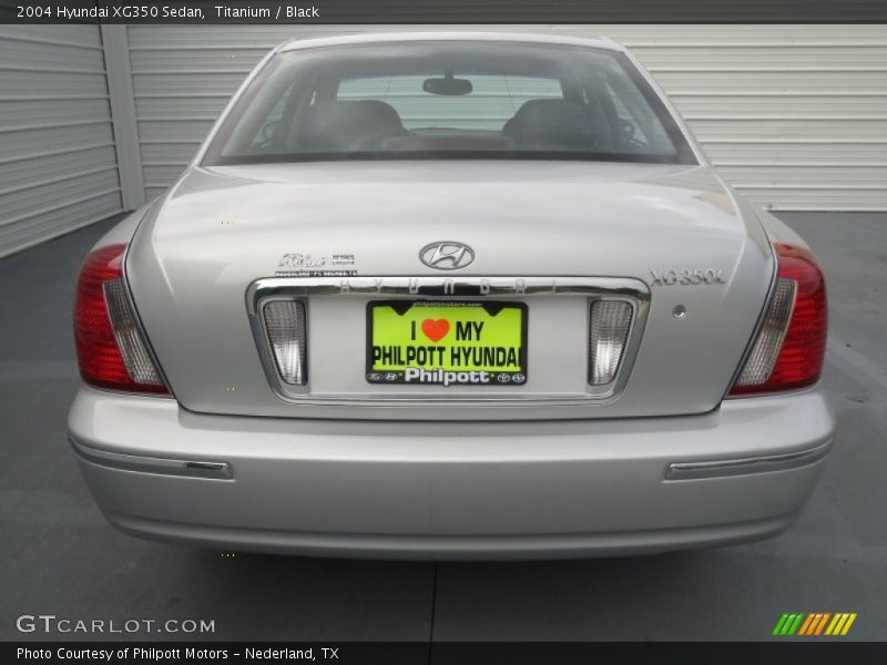 Titanium / Black 2004 Hyundai XG350 Sedan