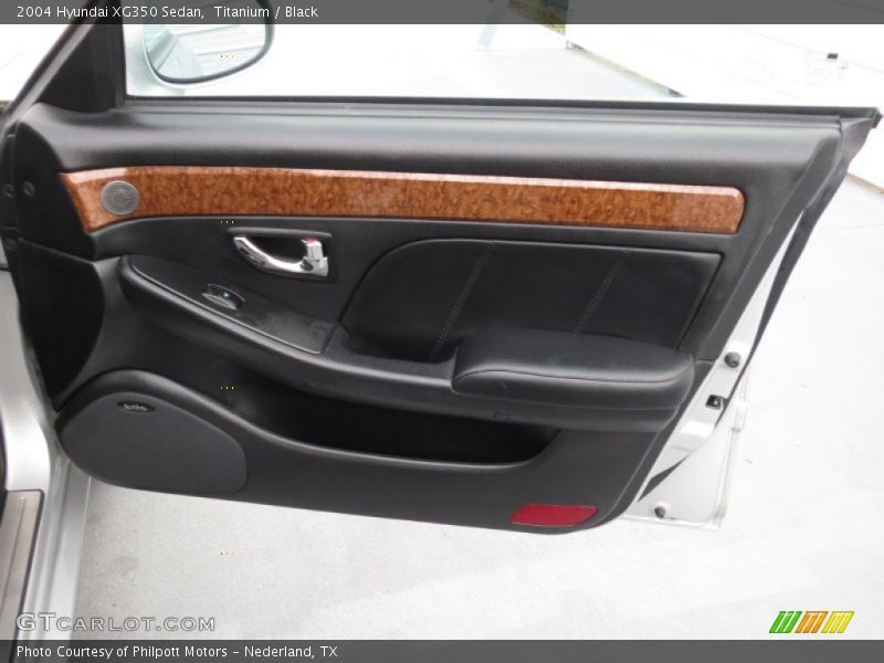 Titanium / Black 2004 Hyundai XG350 Sedan