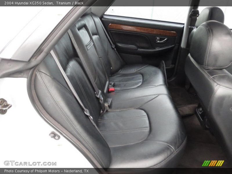 Titanium / Black 2004 Hyundai XG350 Sedan