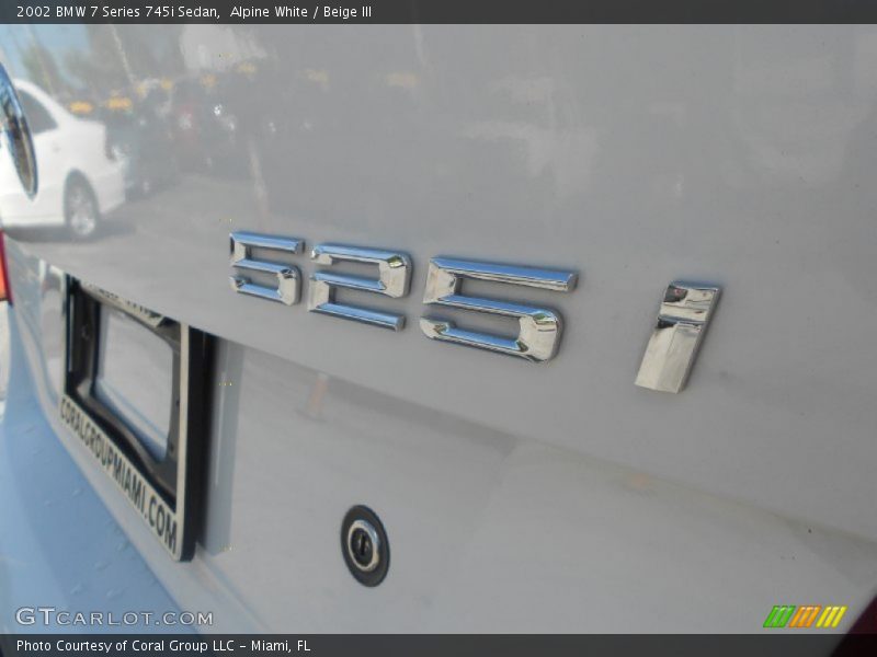 Alpine White / Beige III 2002 BMW 7 Series 745i Sedan